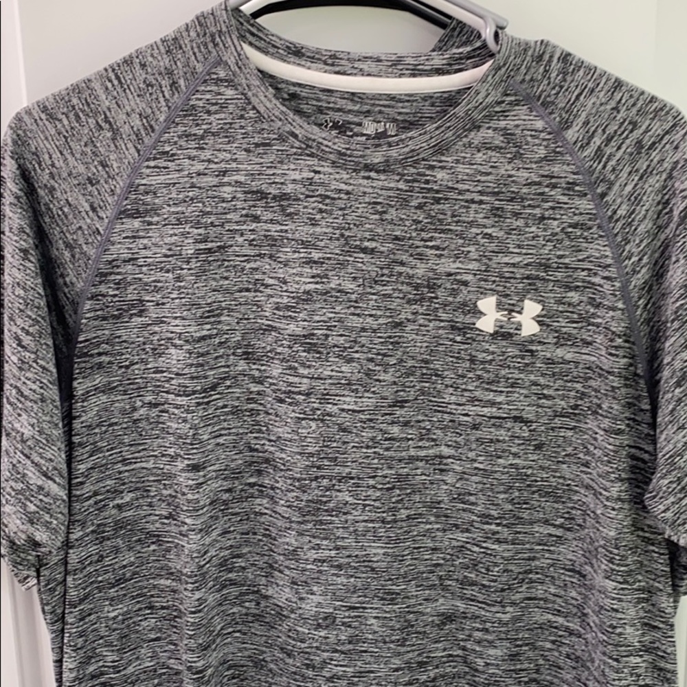 Under Armour 4 Shirts